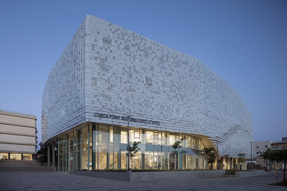 Check Point Building – építész: Kimmel Eshkolot Architects